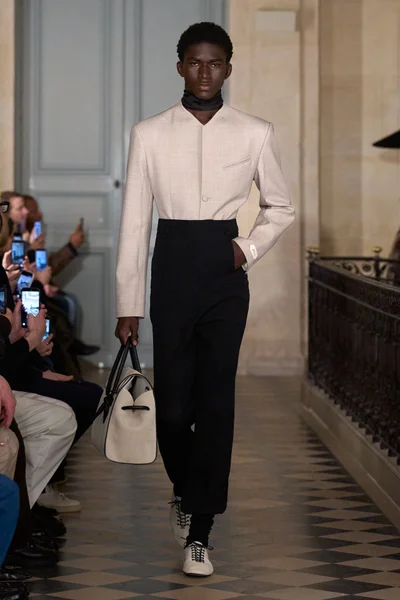 Look 2